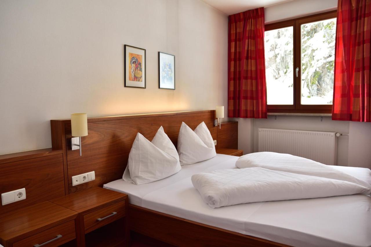 Hotel Krone ブルーニコ エクステリア 写真