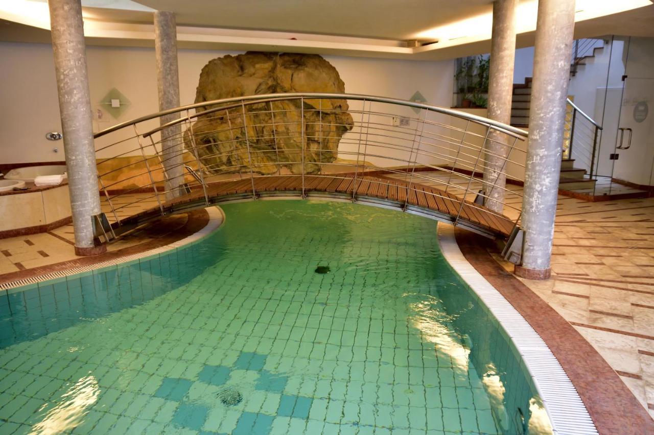 Hotel Krone ブルーニコ エクステリア 写真