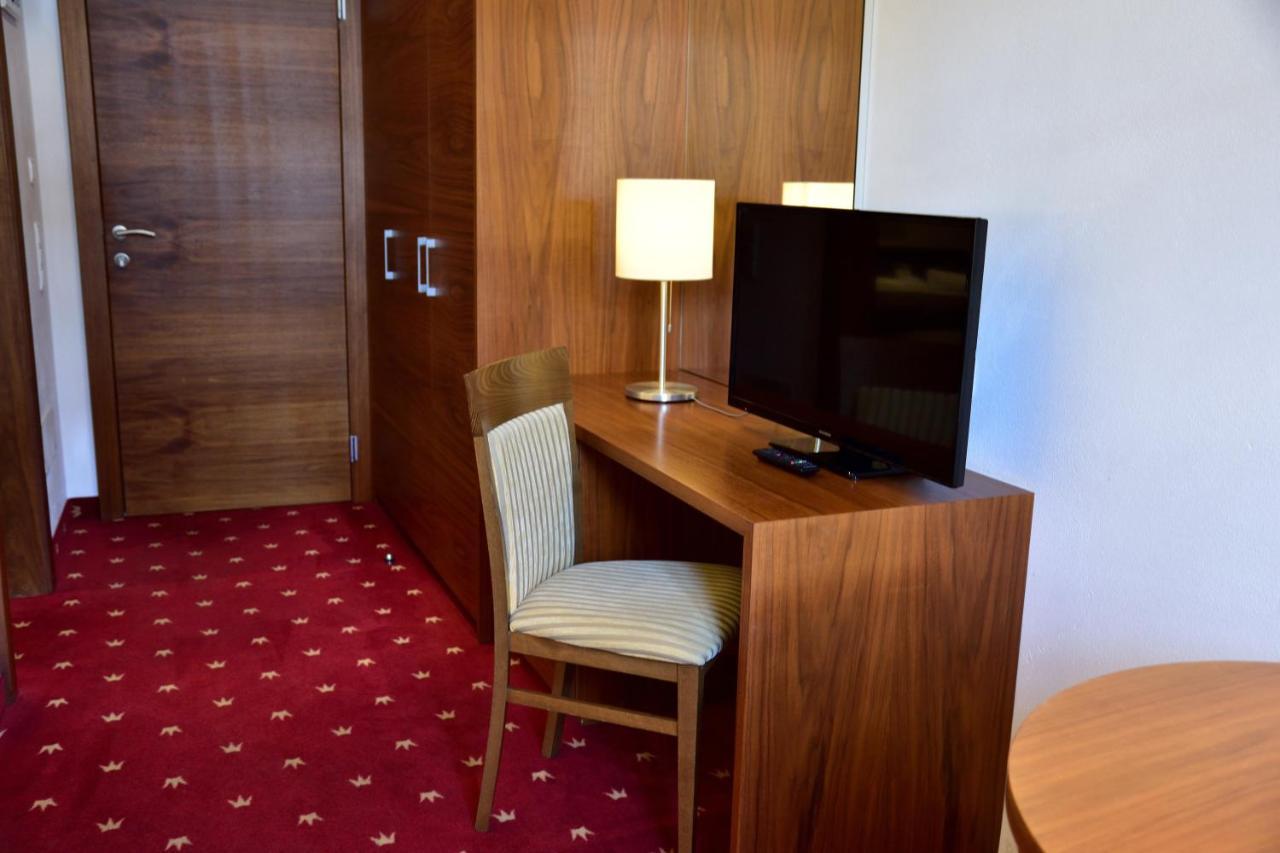 Hotel Krone ブルーニコ エクステリア 写真