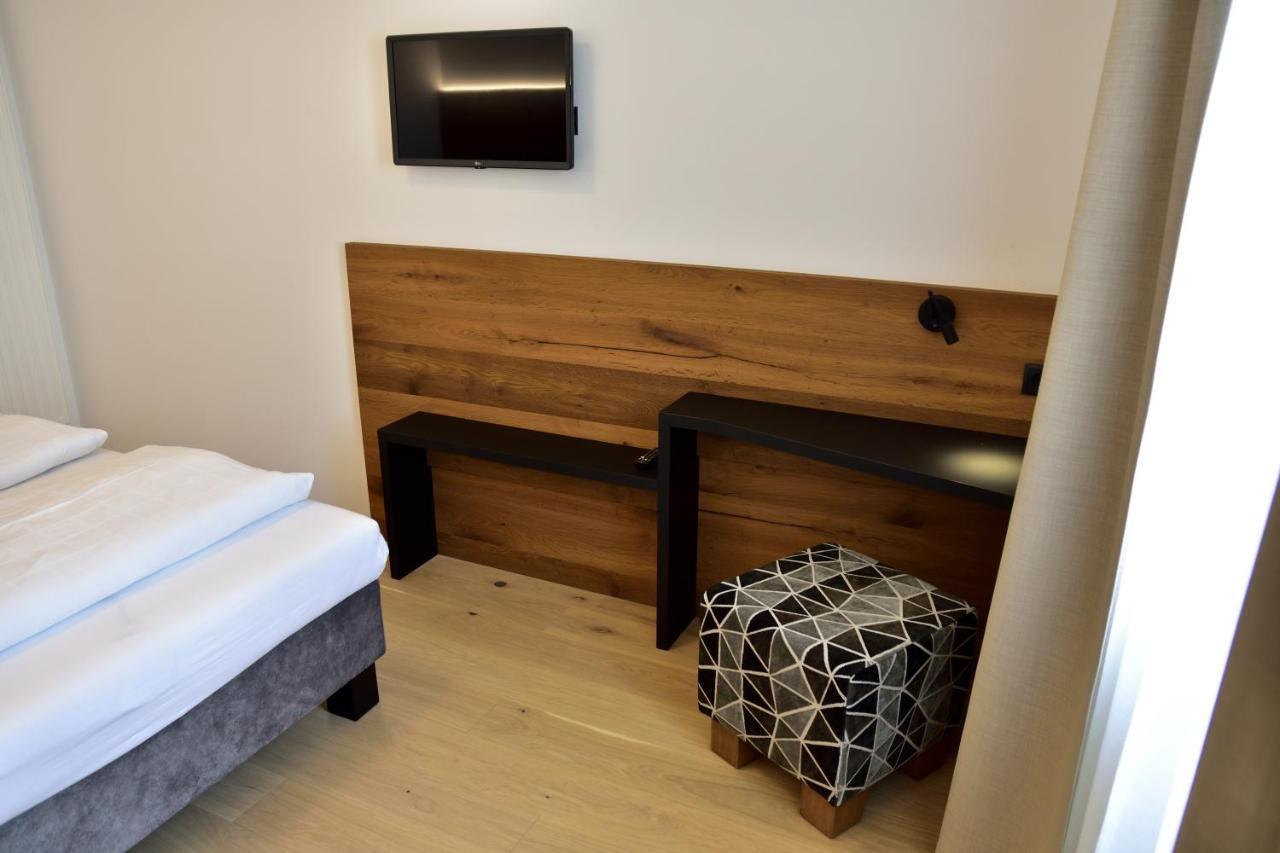 Hotel Krone ブルーニコ エクステリア 写真