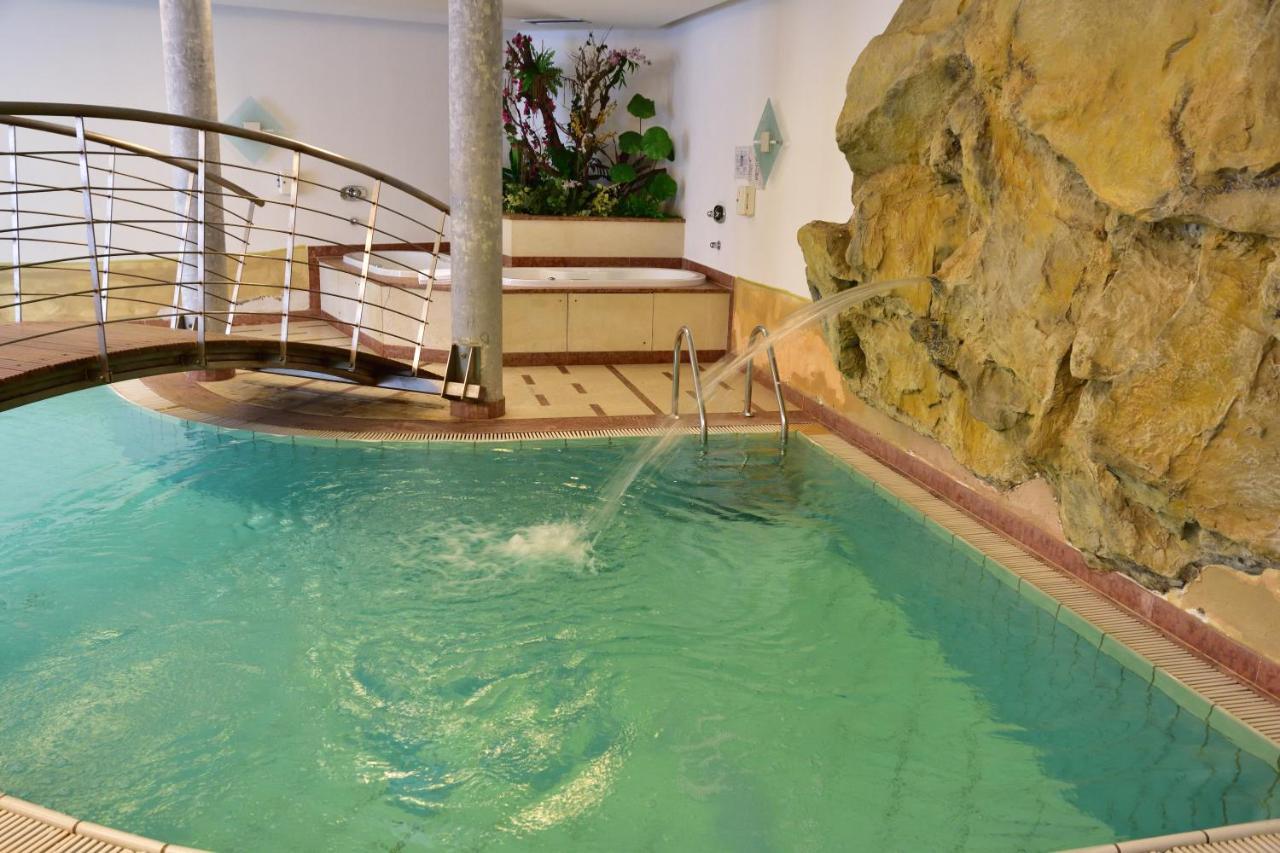 Hotel Krone ブルーニコ エクステリア 写真