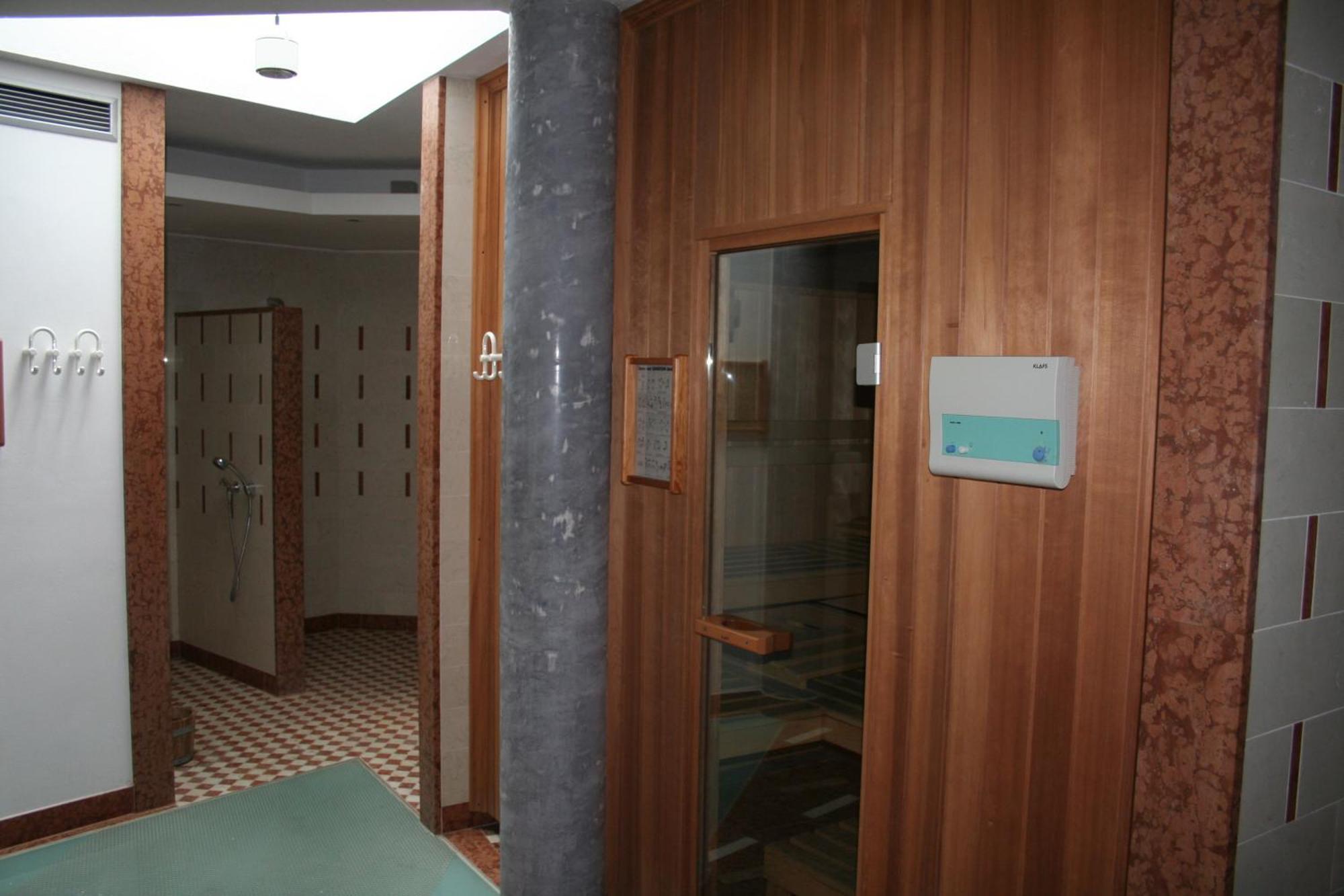 Hotel Krone ブルーニコ エクステリア 写真